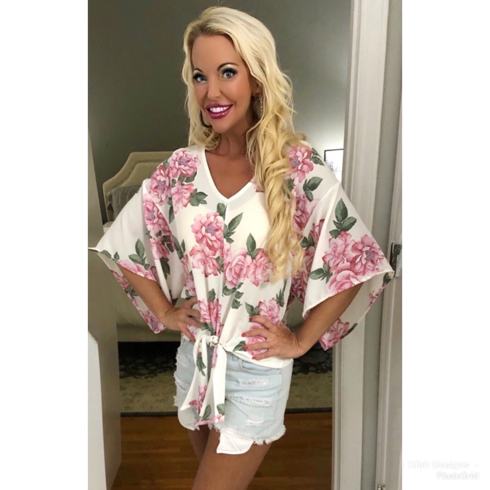 🌸LAST 1! Floral Woven 3 Qtr Sleeve Top! - Picture 8 of 8